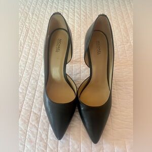 Michael Kors black pumps